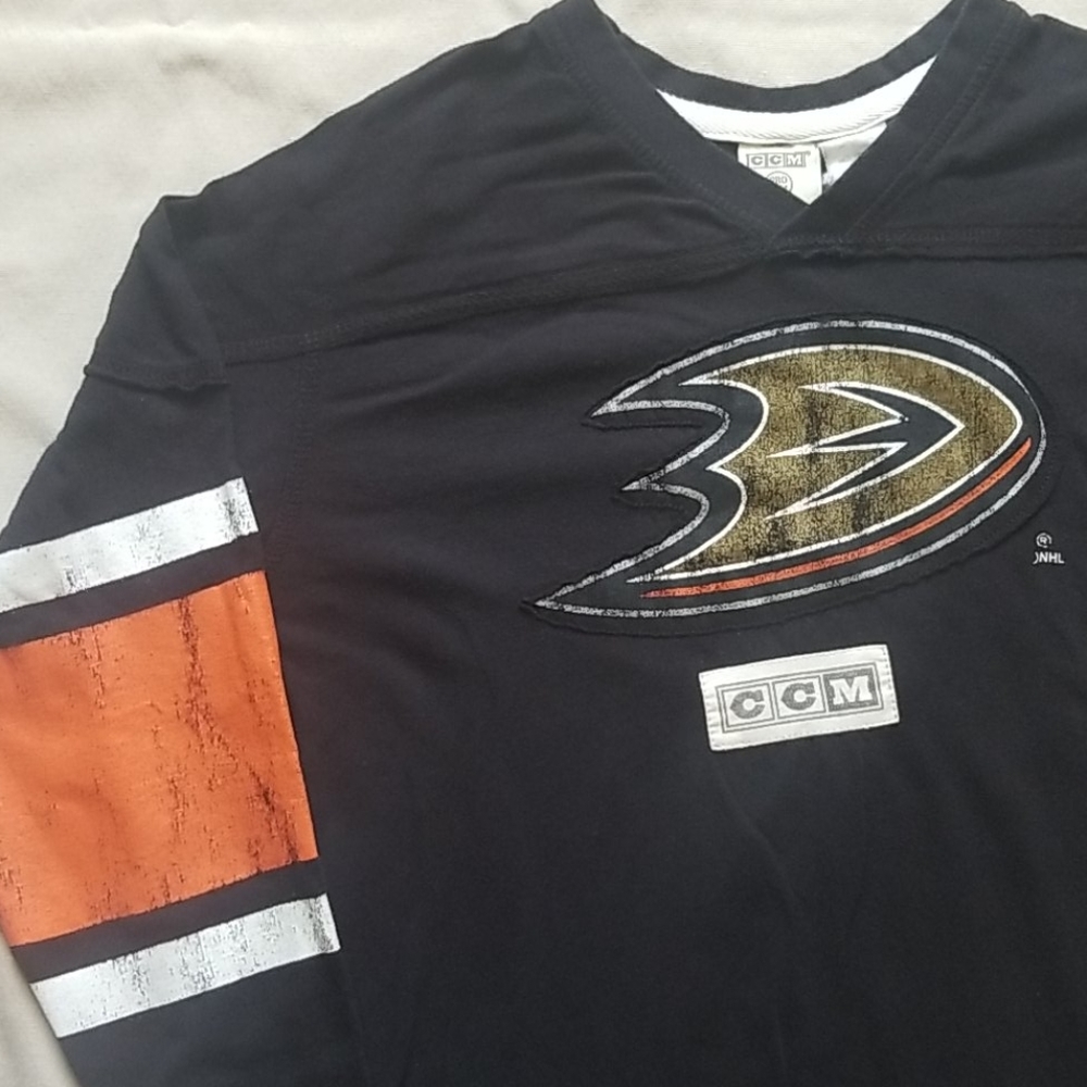 NHL Anaheim Ducks Long Sleeved Jersey Tee by CCM - Picture 3 of 13